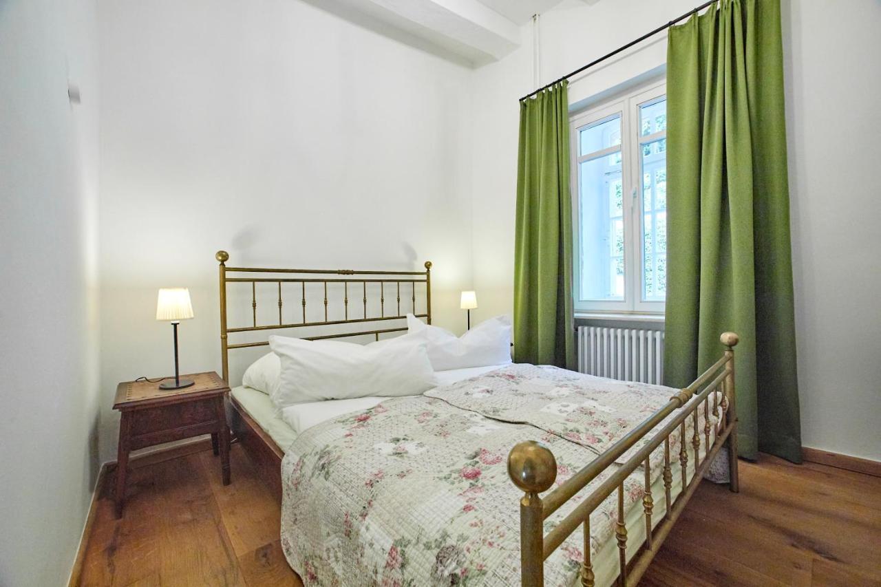 Quellenhof - Wohnen Im Denkmal - Wohnung "Hirtenturm" ブランケンハイム エクステリア 写真